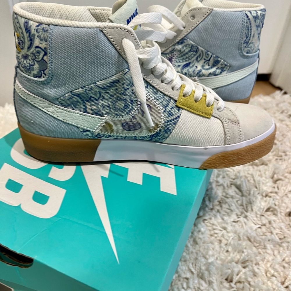 Nike SB Dunks - Picture 4 of 10